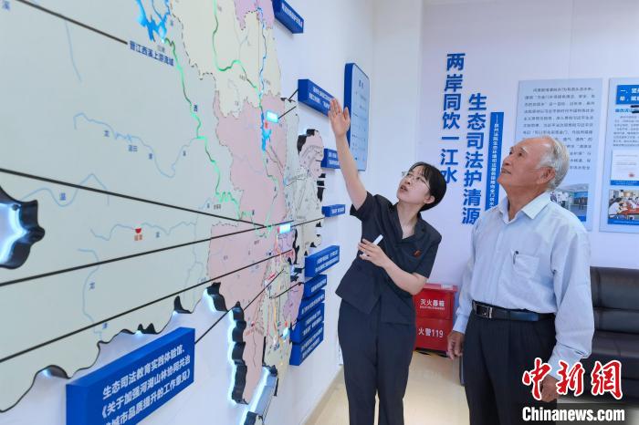 金門(mén)同胞參觀金門(mén)供水水源生態(tài)司法保護(hù)基地?！O虹 攝