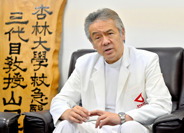 日本杏林大學醫(yī)學部教授山口芳裕。（圖片來源：《朝日新聞》）