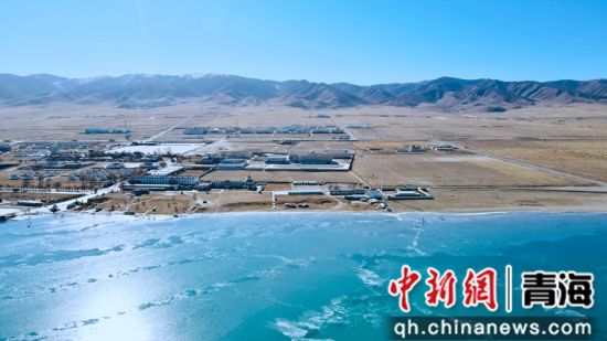 圖為冬日青海湖。李江寧攝