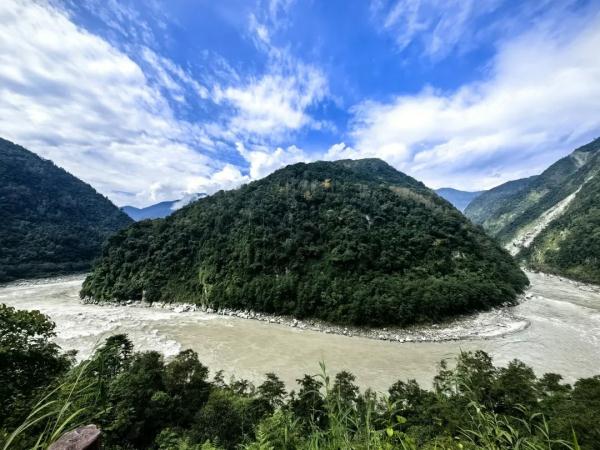 幾代建設(shè)者，歷經(jīng)半個多世紀(jì)完成！這是一條怎樣的公路？